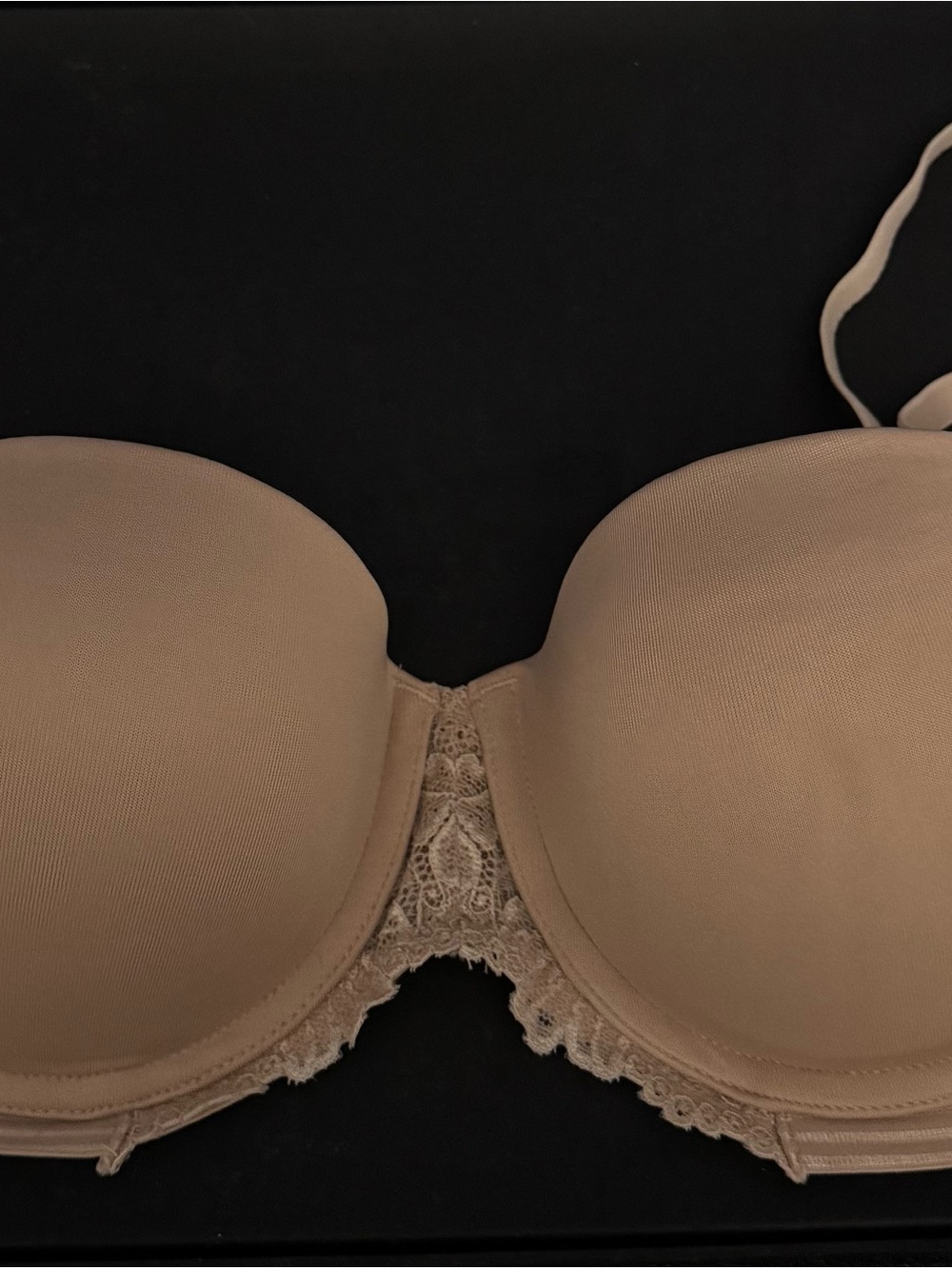 NWT : Maidenform Beige Strapless Push-Up Bra with Lace Detail